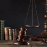 How a Criminal Defence Lawyer Helps Clients Navigate the Legal Process